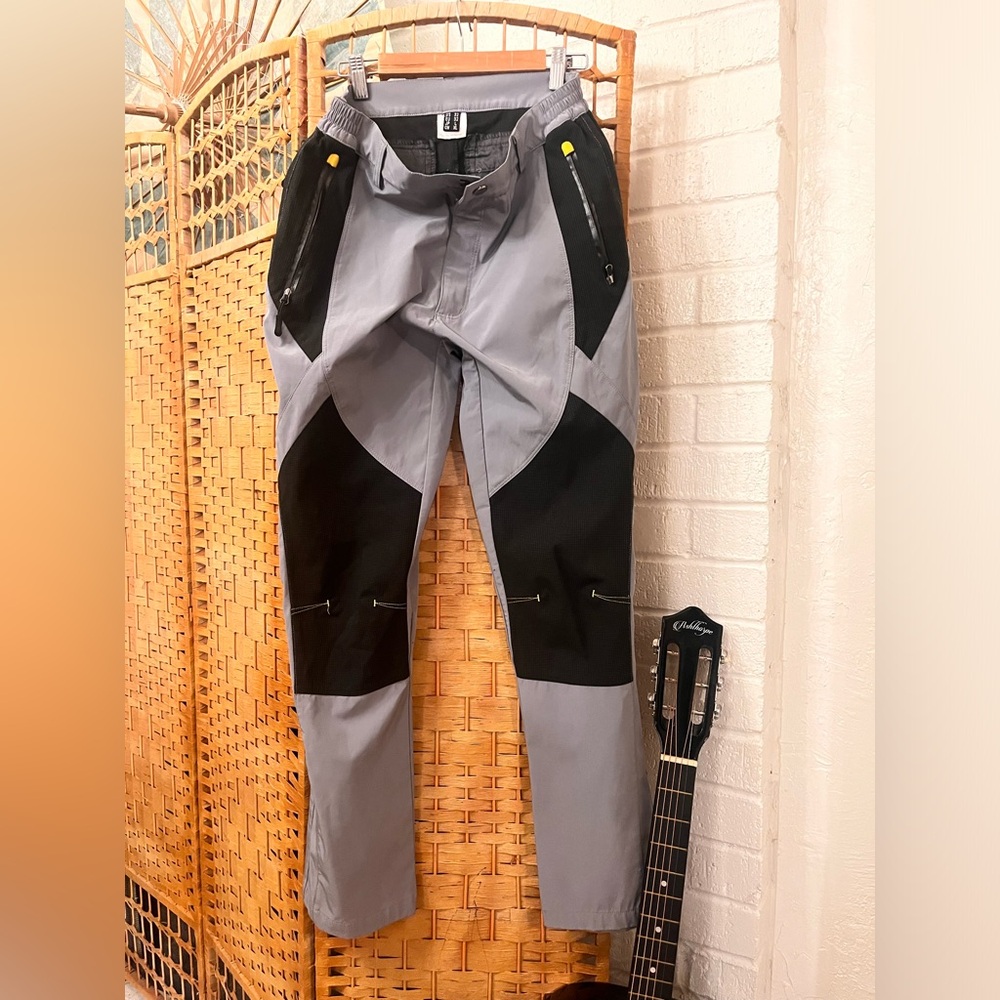 Black and gray snowboarding pants lightweight unisex